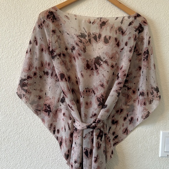 Airy, flowy semi-sheer print top with belt/tie, size Large, Rachel by Rachel Roy - Picture 13 of 15